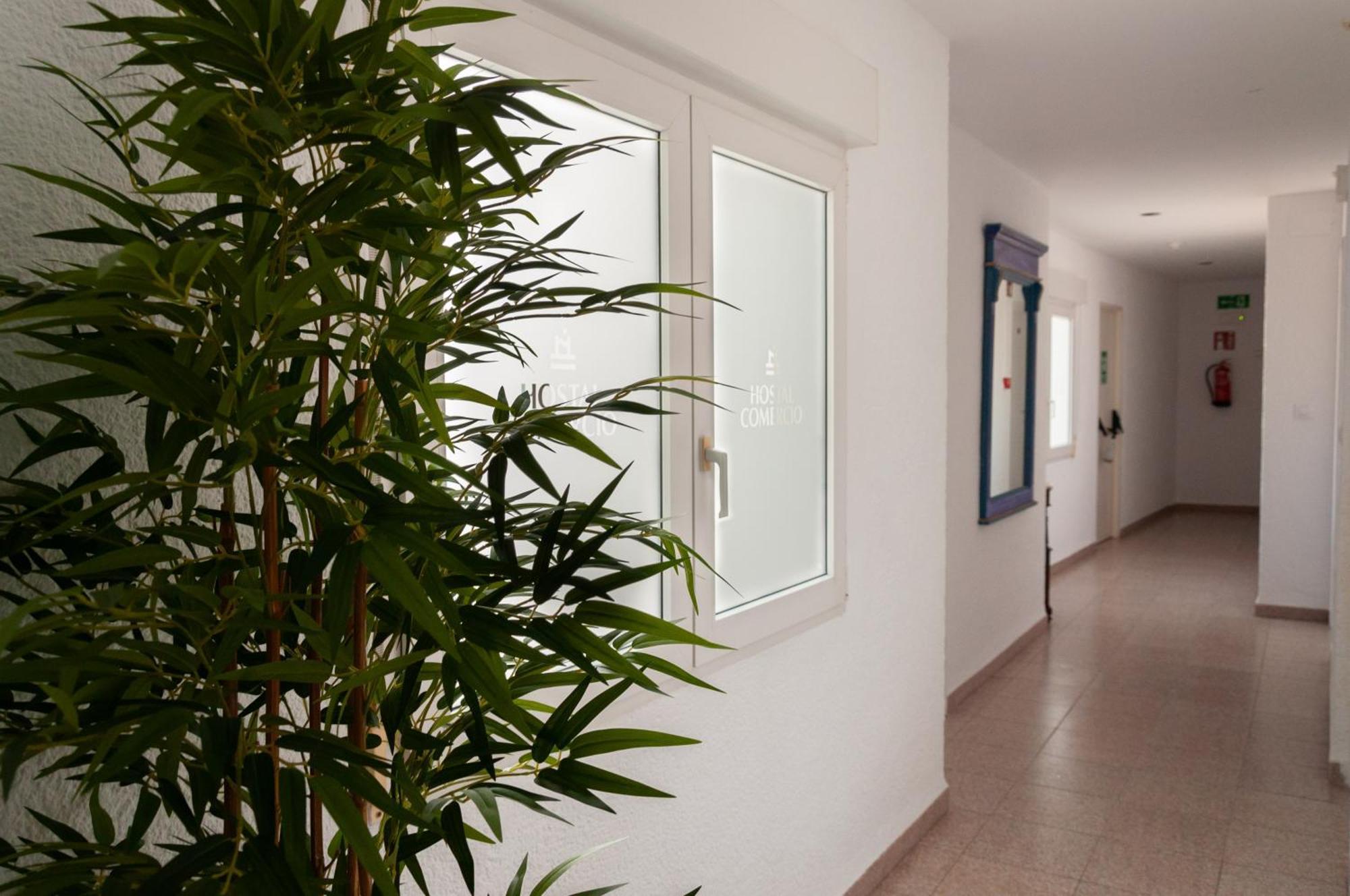 Hostal Comercio Denia Exterior photo