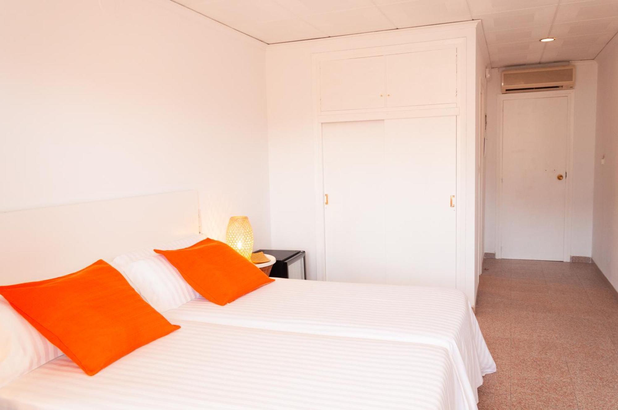 Hostal Comercio Denia Exterior photo
