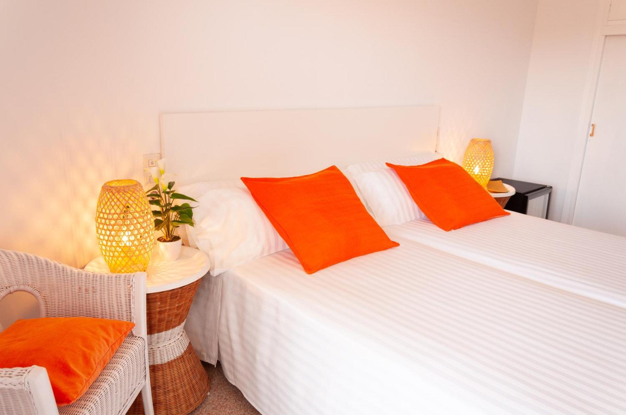 Hostal Comercio Denia Exterior photo